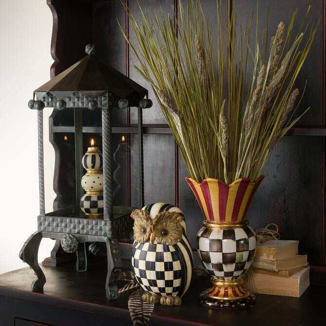Check Great Vase