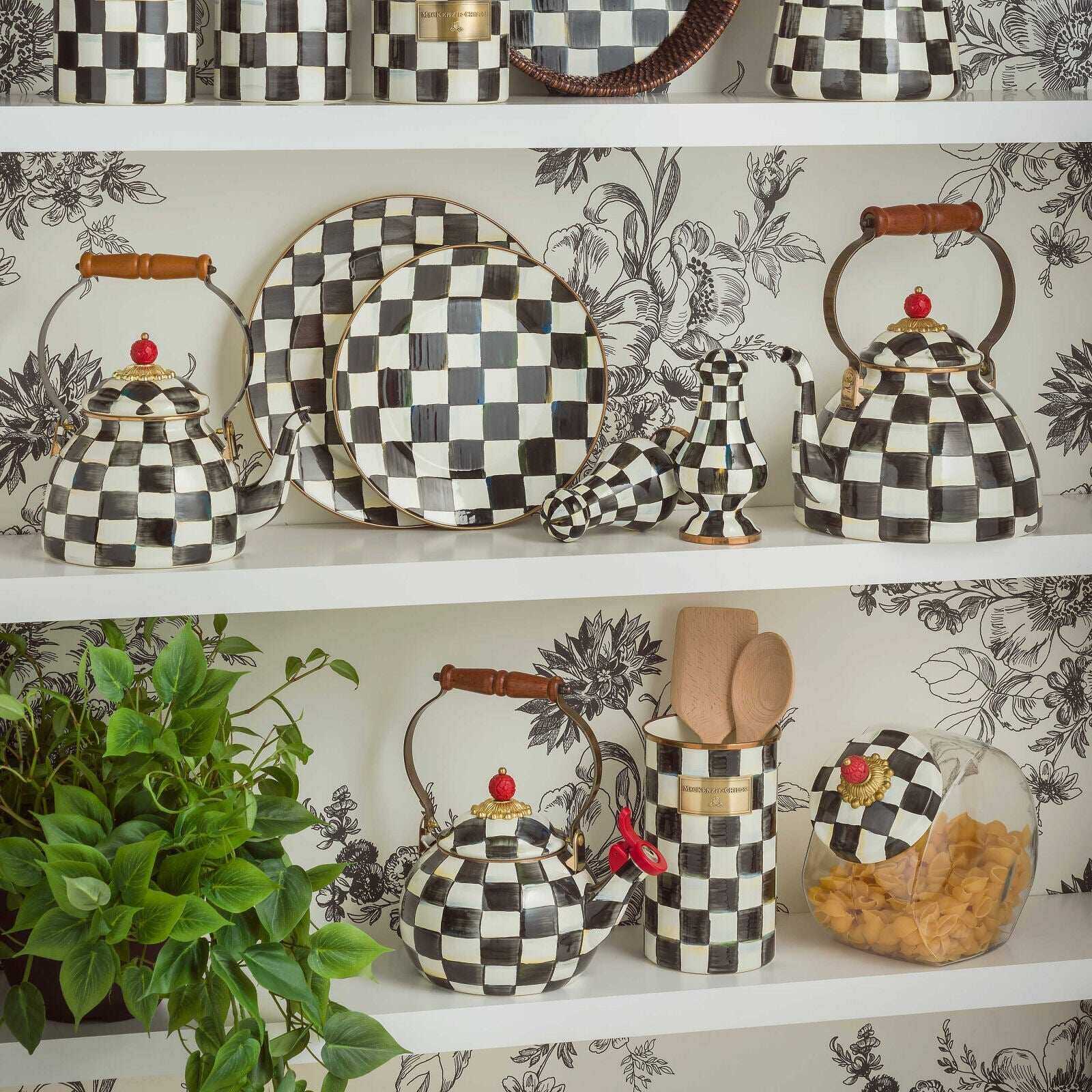 Iconic Black & White Courtly Check Enamel Tea Kettle 1,89L by MacKenzie-Childs